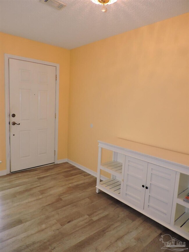 Building Photo - 12134 Longwood Dr