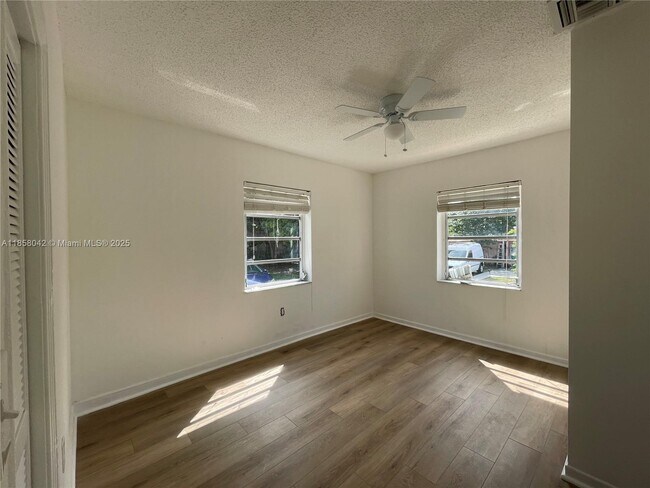 Building Photo - 2380 NW Flagler Terrace