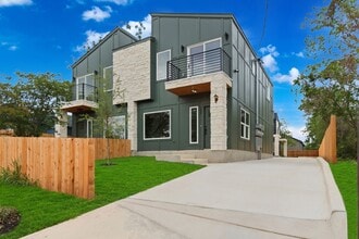 Building Photo - 2109 Virginia Blvd