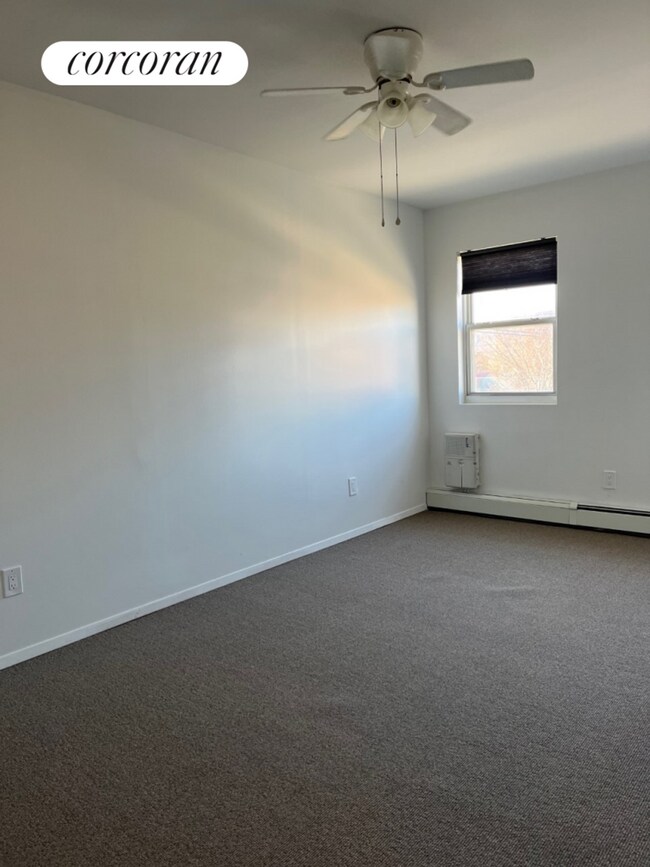 Building Photo - 696 Jerome St