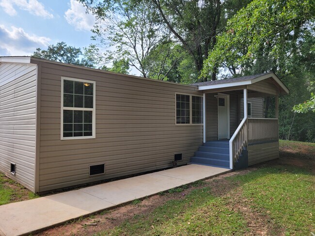 Foto del edificio - 716 N Houston Lake Blvd