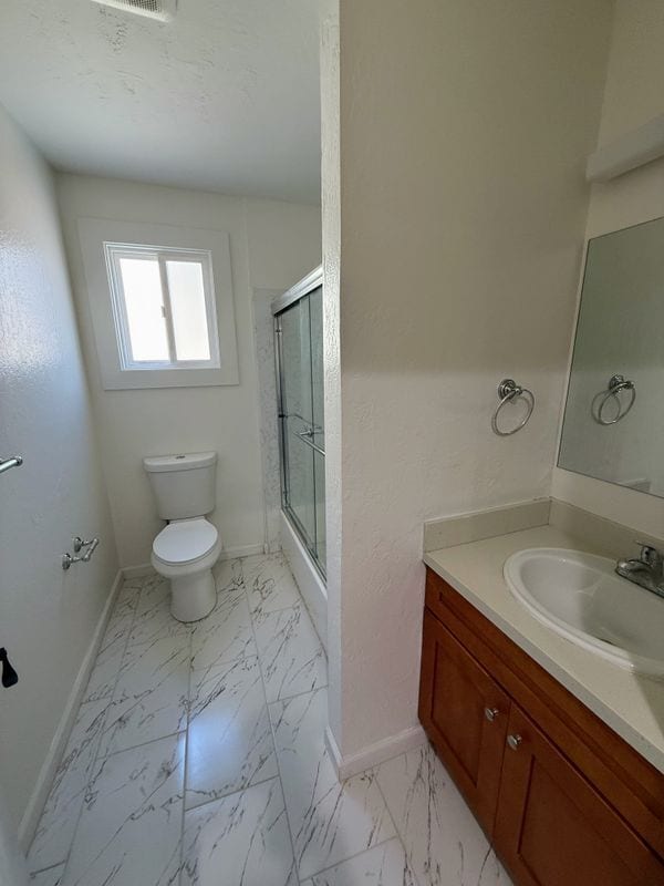 Building Photo - 318 3rd Ln