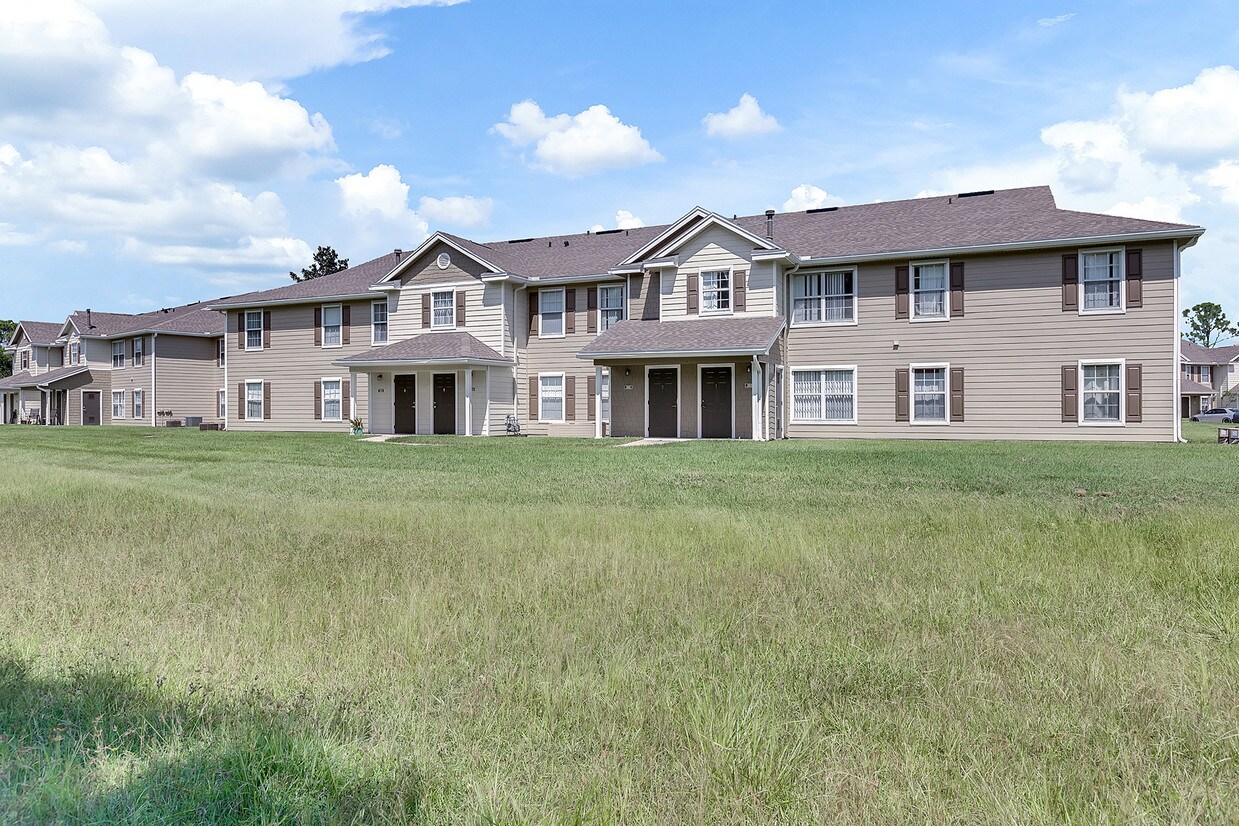 Stuart Pointe 3521 NW Treasure Coast Dr Jensen Beach, FL Apartments