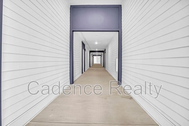 Building Photo - 614 S Kerr Ave