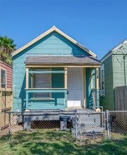 Building Photo - 1512 J H Clouser St