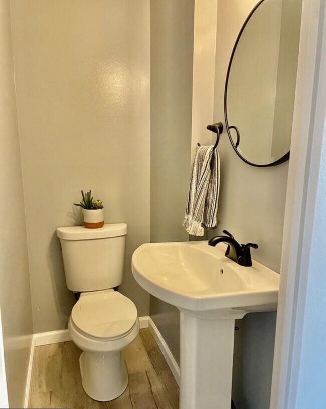 Building Photo - 762 Erford Rd