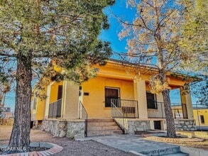 Building Photo - 2526 Yandell Dr