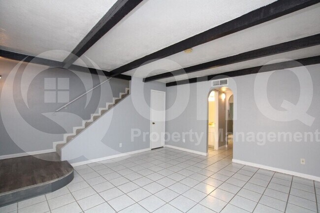 Foto del edificio - 2211 W Turney Ave