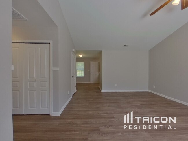 Foto del edificio - 4842 Elizabeth Rd