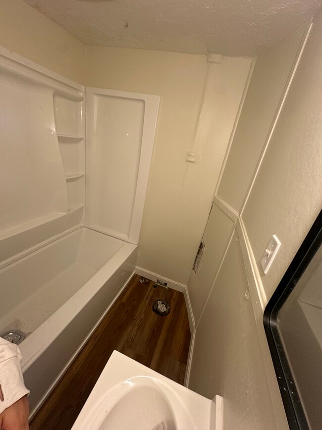 Building Photo - 446 Coe St