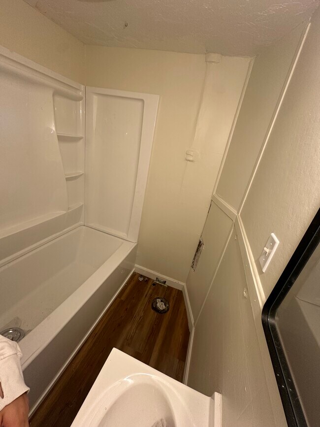 Photo - 446 Coe St Apartment