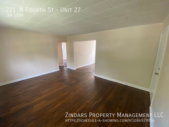 Foto del edificio - Newly remodeled two bedroom one bath apart...