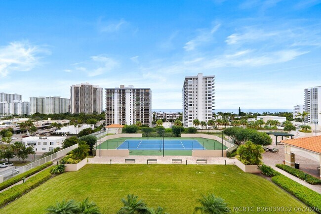 Foto del edificio - 3020 NE 32nd St