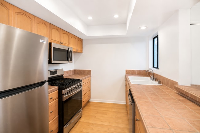 Foto del edificio - 7307 Haskell Ave
