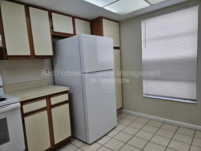 Building Photo - 2135 Crystal Dr