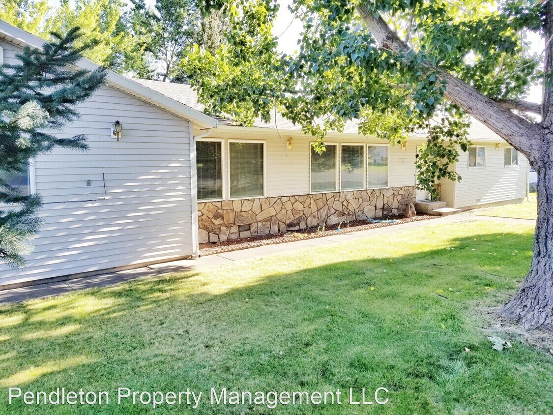 Primary Photo - 3 br, 2 bath House - 43517 SW Cheryl Ave