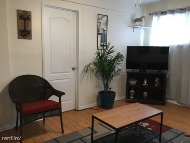 Building Photo - 1 br, 1 bath Apartment - 3717 Boundary St