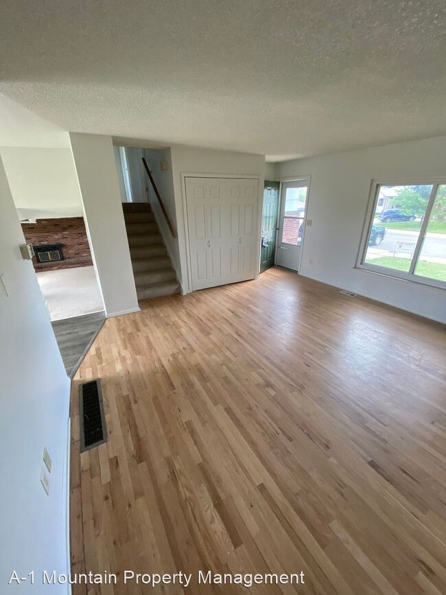 Building Photo - 3 br, 1.5 bath House - 4623 S. Jellison St.