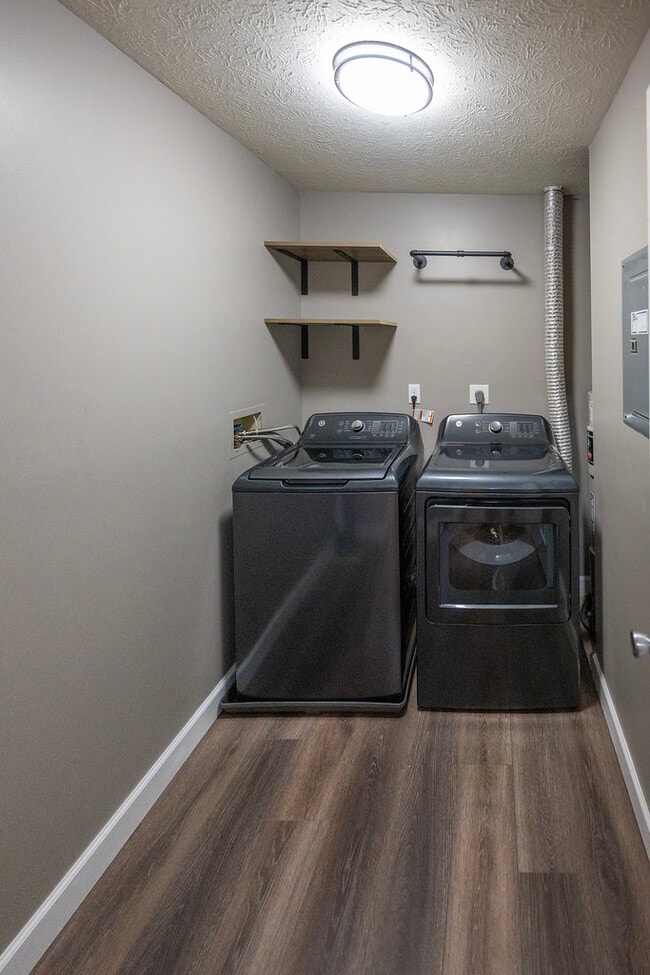 New Washer & Dryer - 8892 Eagleview Dr