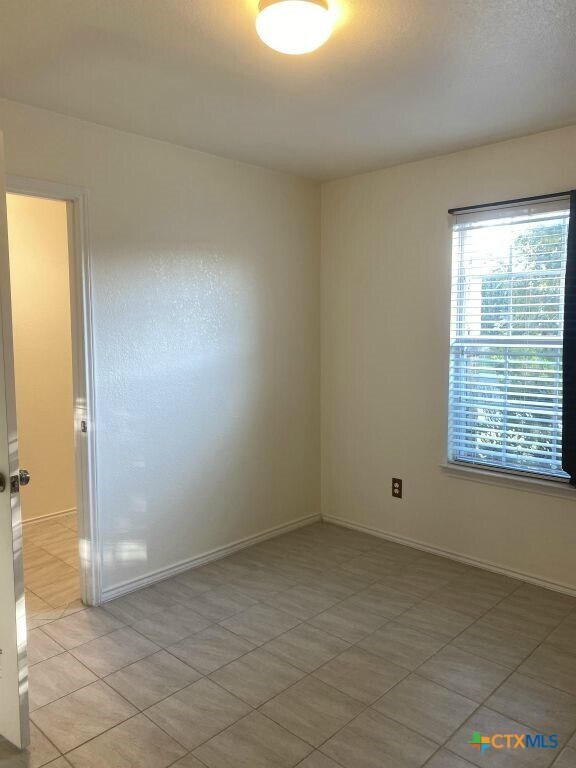 Foto del edificio - 9011 Sandyford Ct