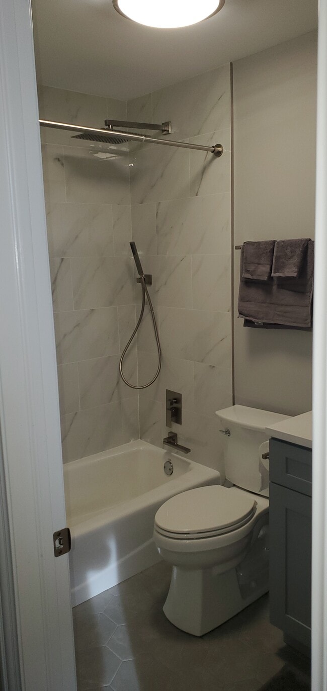 Building Photo - 2457 Kane Ln