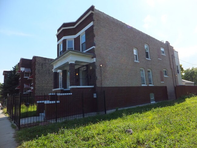 Building Photo - 6448 S Honore St