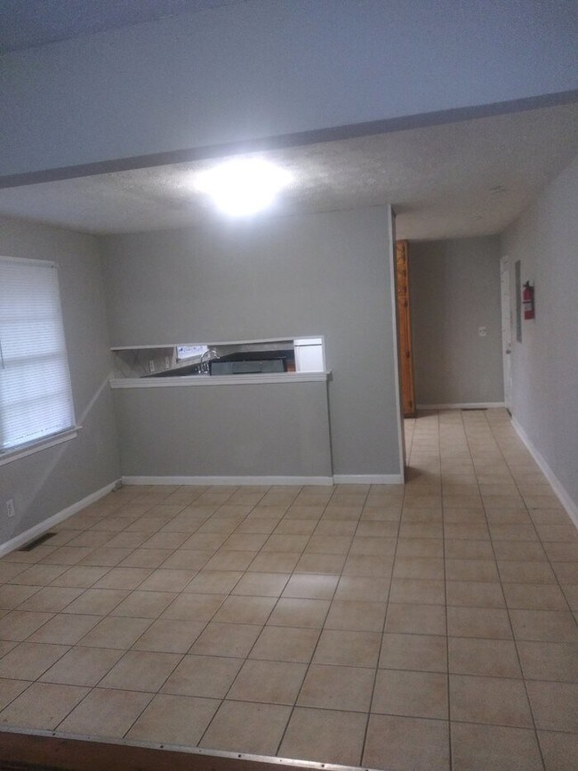 Foto del edificio - 2853 Amelia Ave