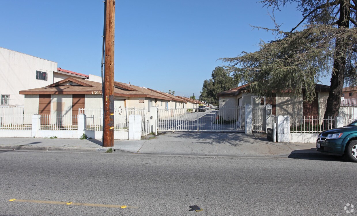 Building Photo - 4703 Clara St