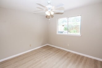 Building Photo - 2611 Ashington Dr