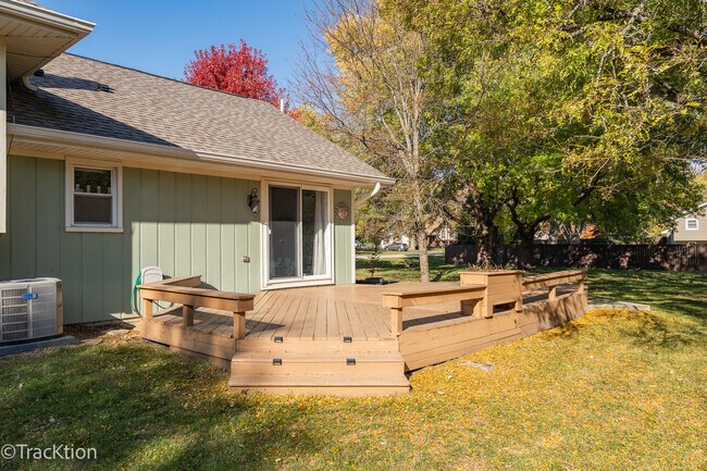 Foto del edificio - 11S639 McGrath Ln