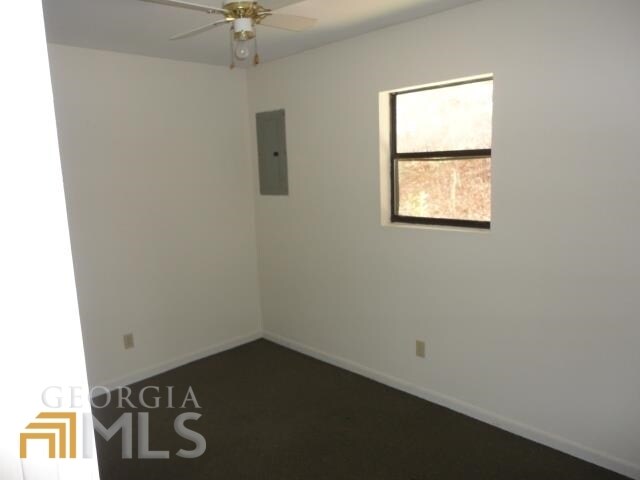 Foto del edificio - 446 Pine Crest Cir