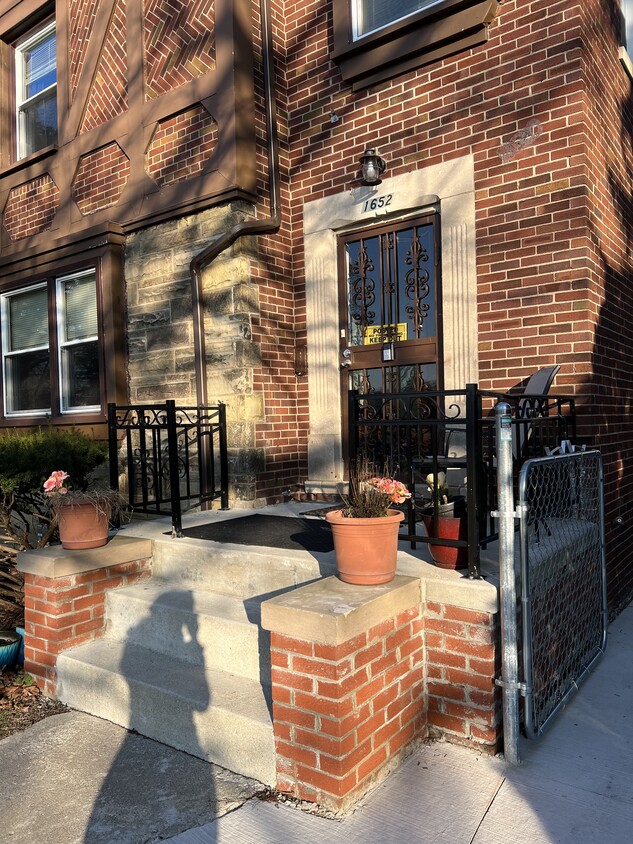 Front porch with Wong walls for sitting - 16520 Normandy St