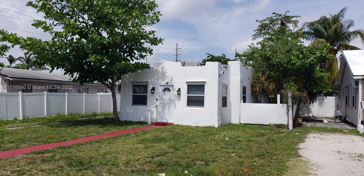 Foto principal - 2131 Cleveland St
