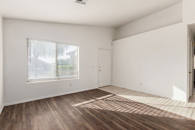 Foto del edificio - 3 bed 2 bath home in Surprise!