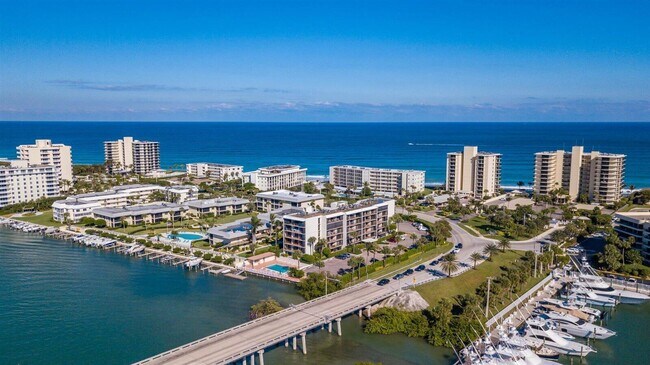 Foto del edificio - 225 S Beach Rd