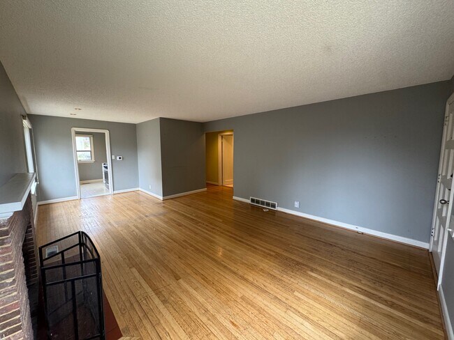 Building Photo - 6227 53rd Ave NE