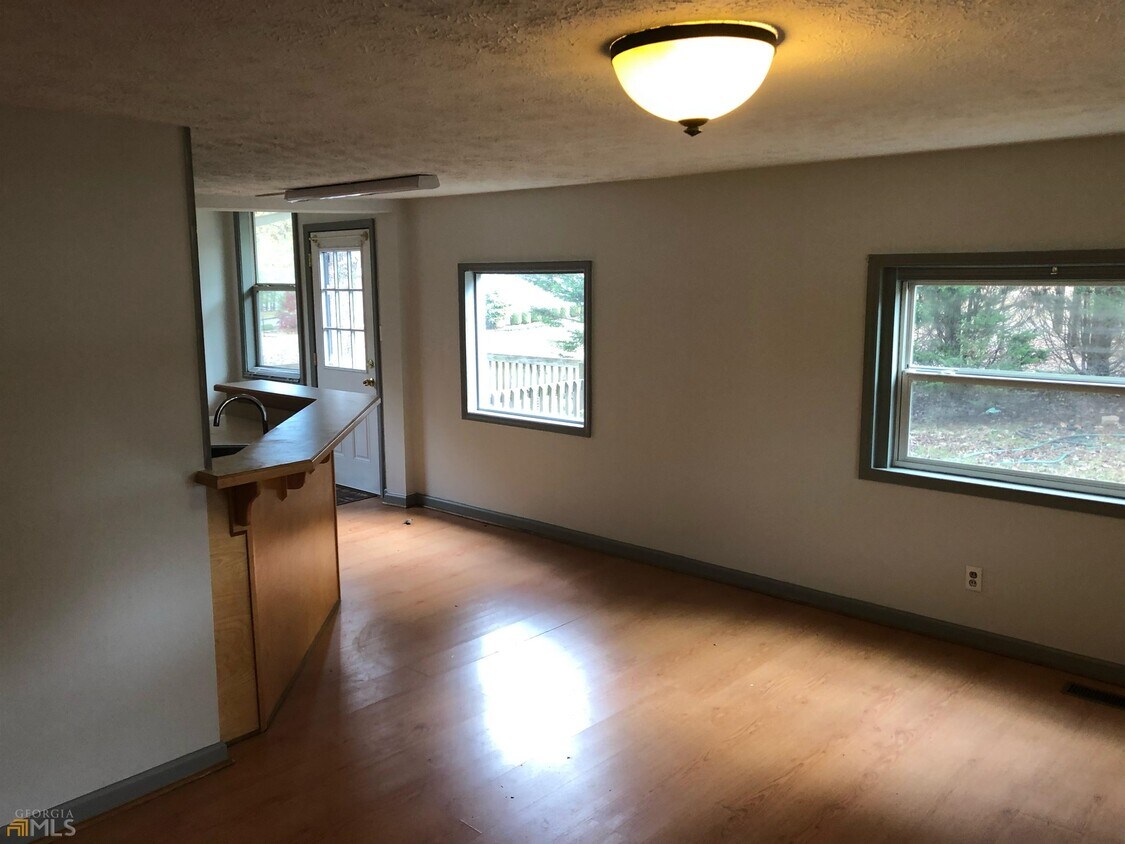 Building Photo - 1086 S Jeff Davis Dr