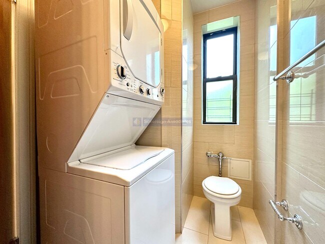 Foto del edificio - 282 Cabrini Boulevard