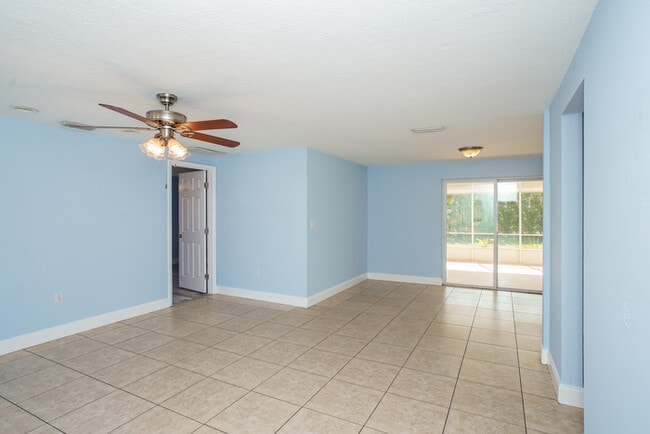 Building Photo - 3834 San Luis Dr