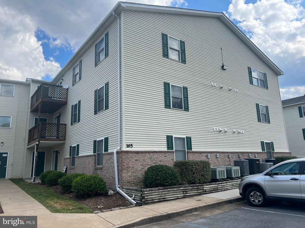 Building Photo - 165 Hailey Ln
