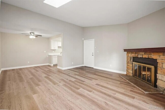 Foto del edificio - 18133 E Kentucky Ave