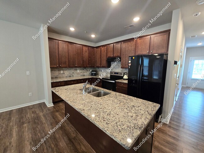 Foto del edificio - 8431 Douglass Trail