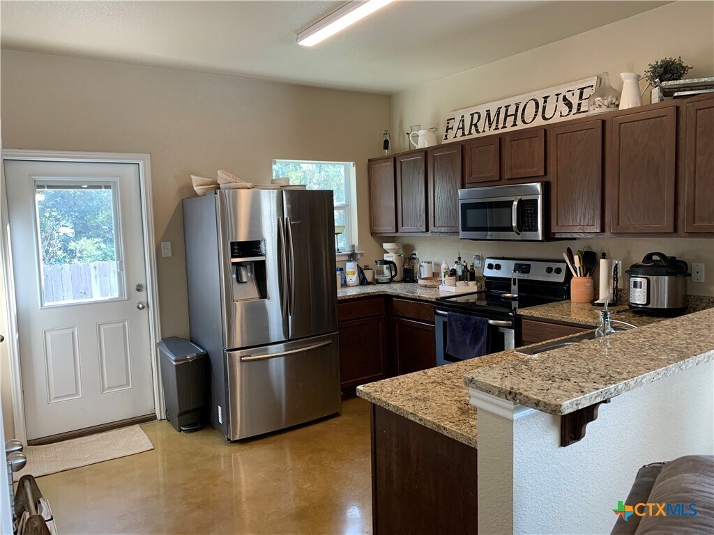 Foto principal - 585 Advantage Dr