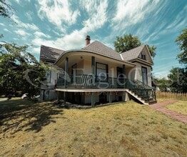 Building Photo - 603CHERRY