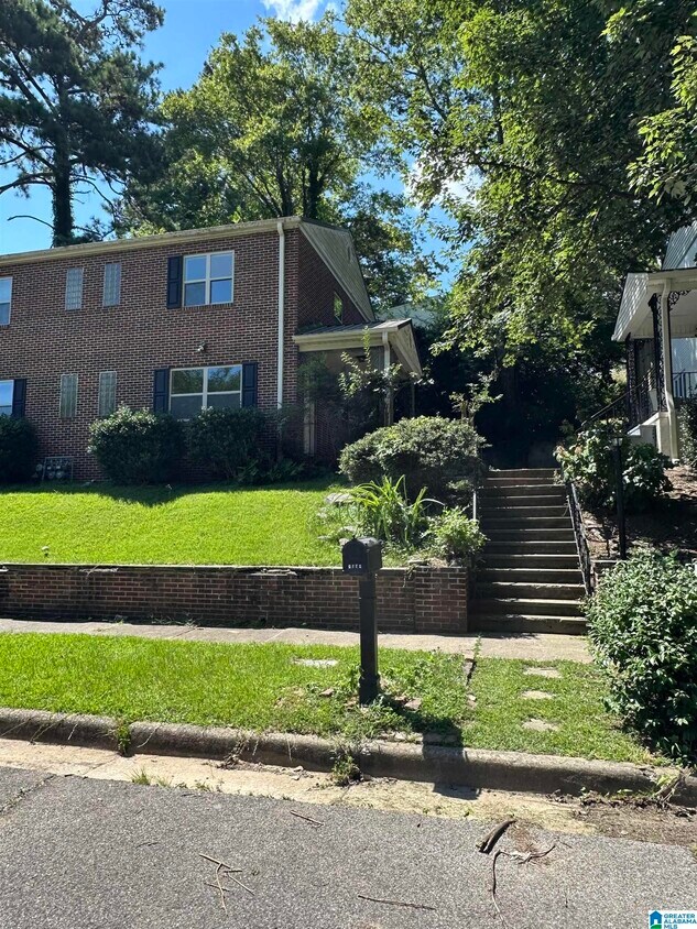Foto principal - 1004 Broadway St