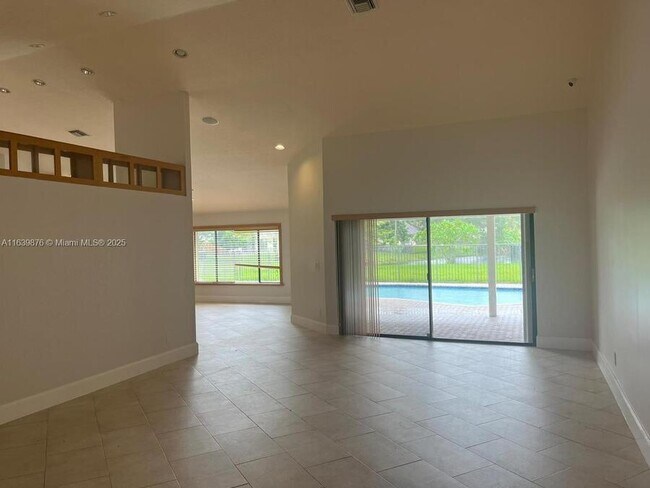 Foto del edificio - 10032 NW 13th Ct