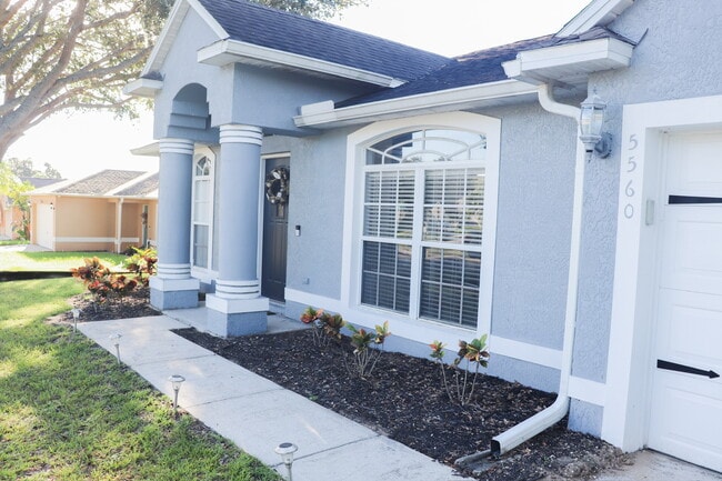 Building Photo - 5560 River Oaks Dr