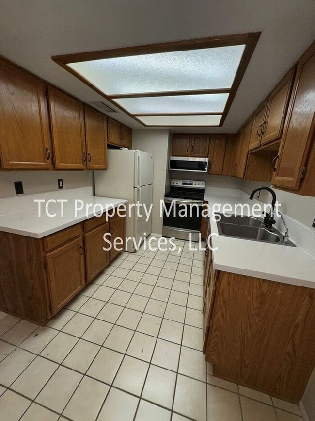 Building Photo - Two Primary suite unit in Mesa!