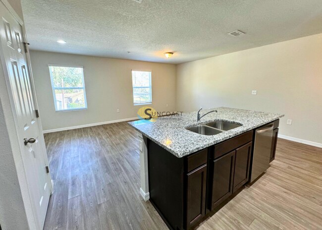 Building Photo - Make New Memories NOW!