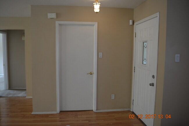 Foto del edificio - 6807 Ashland Forest Dr